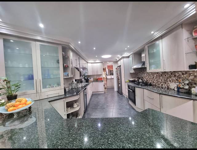 3 BEDROOM HOUSE FOR SALE IN VANDERBIJLPARK SE 4
